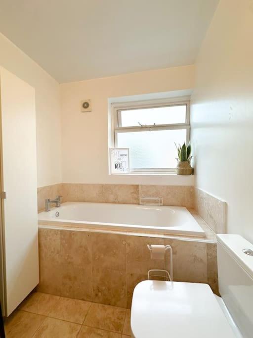 Bright & Spacious Split Level Flat In Kennington Londyn Zewnętrze zdjęcie