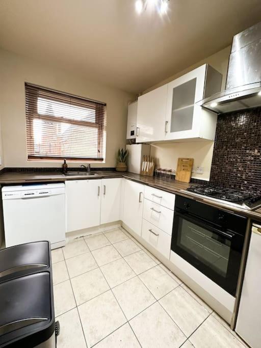 Bright & Spacious Split Level Flat In Kennington Londyn Zewnętrze zdjęcie